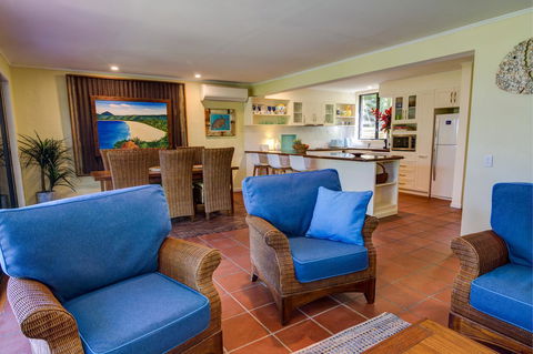 Number 2 On The Beach | Beautiful Beachfront Villa - Accommodation VIC 5