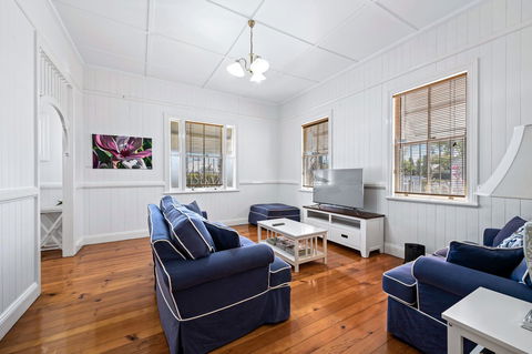 Frangipani House - Accommodation VIC 3