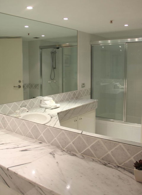 De Ville Apartments - Accommodation VIC 3