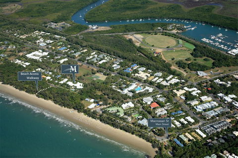 Mandalay Luxury Beachfront Apartments - Accommodation VIC 13