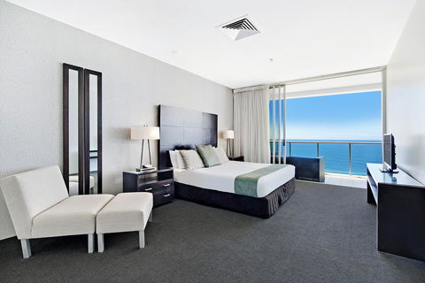 ULTIQA Air On Broadbeach - Accommodation VIC 8