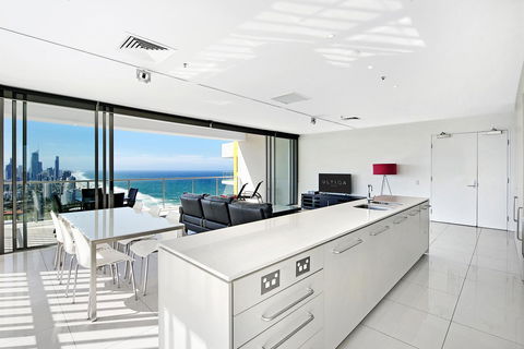 ULTIQA Air On Broadbeach - Accommodation VIC 21