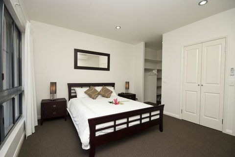 Woodville Beach Townhouse 5 - Accommodation VIC 2