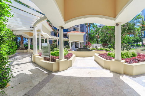 Towers Of Chevron - Private Apartment - Accommodation VIC 15