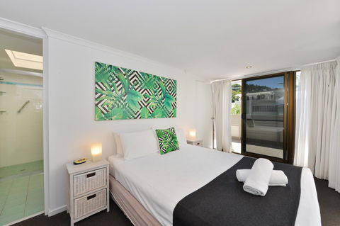 Seascape Holidays - Tropical Reef Apartments - Accommodation VIC 7