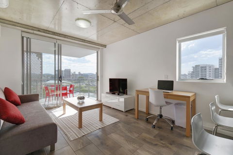 Direct Collective - Pavilion And Governor On Brookes - Accommodation VIC 13