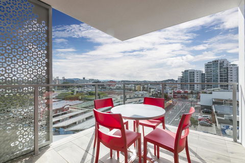 Direct Collective - Pavilion And Governor On Brookes - Accommodation VIC 8
