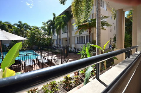 Cayman Villas Port Douglas - Accommodation VIC 3