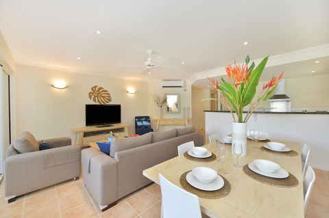 Cayman Villas Port Douglas - Accommodation VIC 43