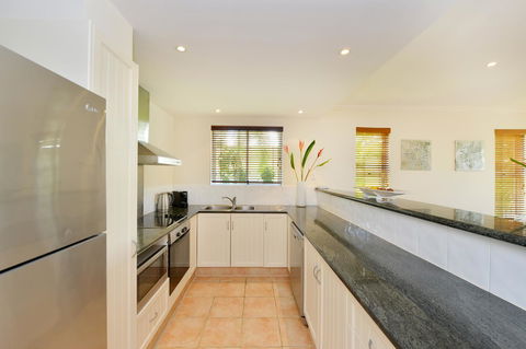 Cayman Villas Port Douglas - Accommodation VIC 42