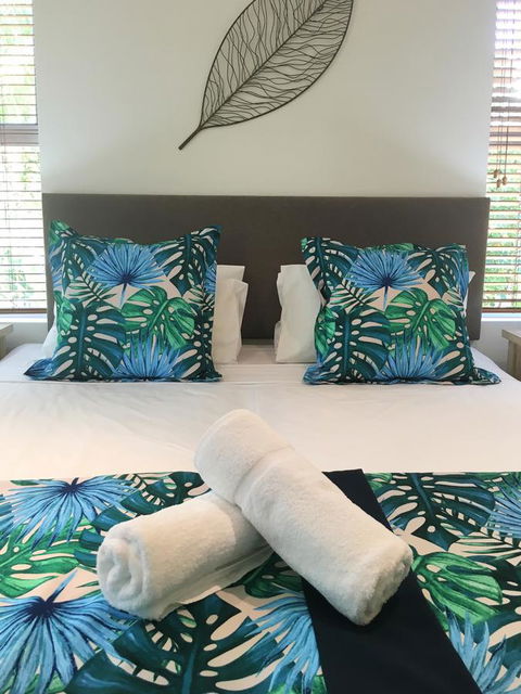 Cayman Villas Port Douglas - Accommodation VIC 17