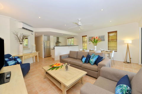 Cayman Villas Port Douglas - Accommodation VIC 44