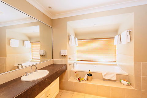 Ambassador On Ruthven - Accommodation VIC 8