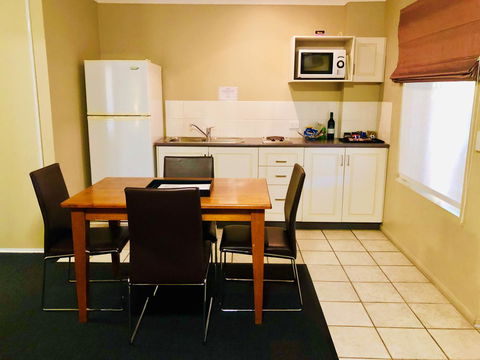 Ambassador On Ruthven - Accommodation VIC 37