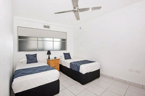 Surfers International Apartments - Accommodation VIC 10