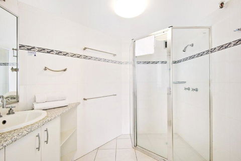 Surfers International Apartments - Accommodation VIC 18