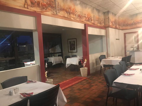 Emerald Central Hotel Official - Accommodation VIC 5