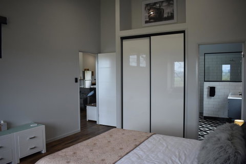 Ironbark House - Accommodation VIC 23