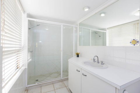 South Pacific Plaza - Official - Accommodation VIC 30