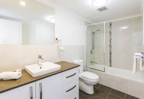 South Pacific Plaza - Official - Accommodation VIC 8