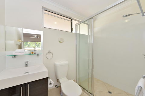 Lychee Tree Holiday Apartments - Accommodation VIC 42