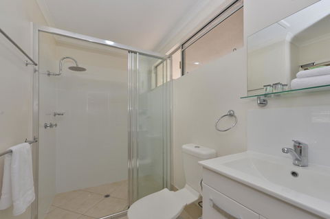 Lychee Tree Holiday Apartments - Accommodation VIC 28