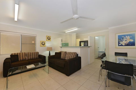 Lychee Tree Holiday Apartments - Accommodation VIC 5