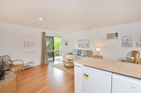 Lychee Tree Holiday Apartments - Accommodation VIC 35