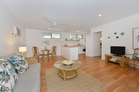 Lychee Tree Holiday Apartments - Accommodation VIC 32