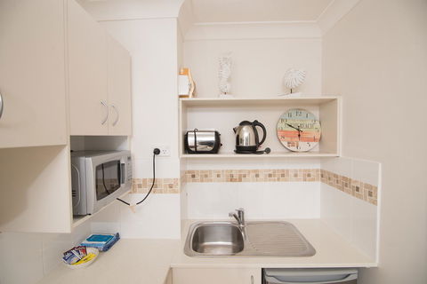 Bay Of Palms - Accommodation VIC 42