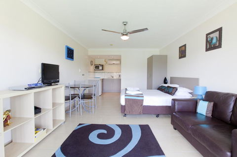 Bay Of Palms - Accommodation VIC 40