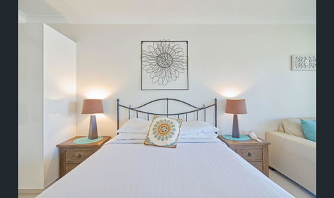 Bay Of Palms - Accommodation VIC 9