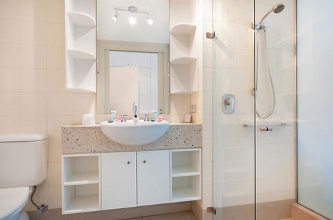 5231 BEACH CLUB PENTHOUSE - Accommodation VIC 9