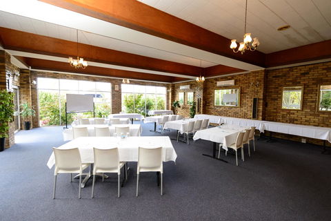 Smart Motels Bert Hinkler - Accommodation VIC 36