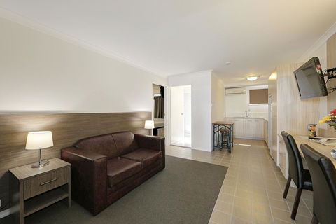 Smart Motels Bert Hinkler - Accommodation VIC 32