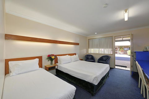 Smart Motels Bert Hinkler - Accommodation VIC 18