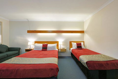 Smart Motels Bert Hinkler - Accommodation VIC 9