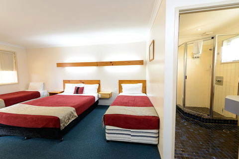 Smart Motels Bert Hinkler - Accommodation VIC 3