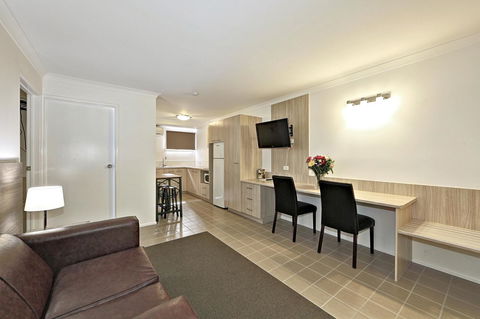 Smart Motels Bert Hinkler - Accommodation VIC 31