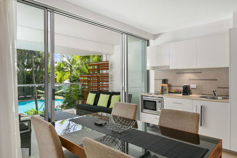 Palm Cove Beach Apartment - Accommodation VIC 5