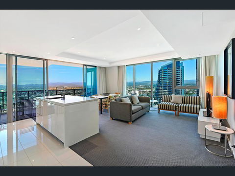 H Star Residences-- Paradise Stayz - Accommodation VIC 2