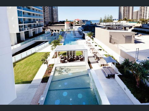 H Star Residences-- Paradise Stayz - Accommodation VIC 4