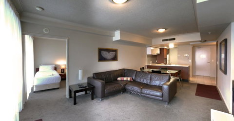 Private 2 Bedroom Apartment @ Chevron Towers - Accommodation VIC 3