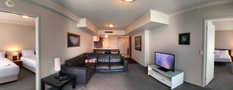Private 2 Bedroom Apartment @ Chevron Towers - Accommodation VIC 1