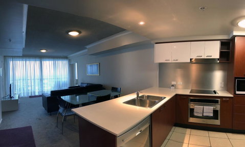 Private 2 Bedroom Apartment @ Chevron Towers - Accommodation VIC 4