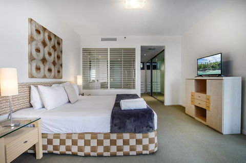 Ultra Broadbeach - Accommodation VIC 37