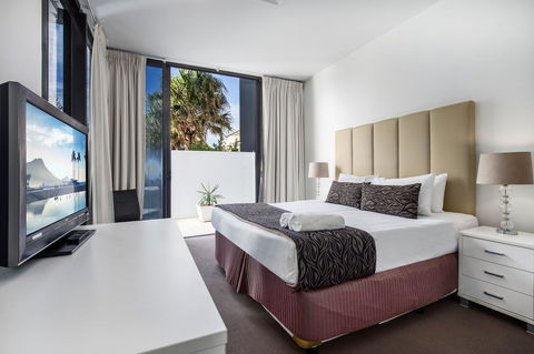 Ultra Broadbeach - Accommodation VIC 22