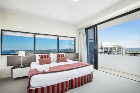 Ultra Broadbeach - Accommodation VIC 16