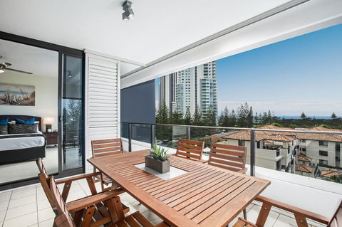 Ultra Broadbeach - Accommodation VIC 6