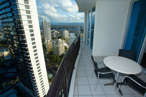 Chevron Renaissance - Private Apartments - Accommodation VIC 33